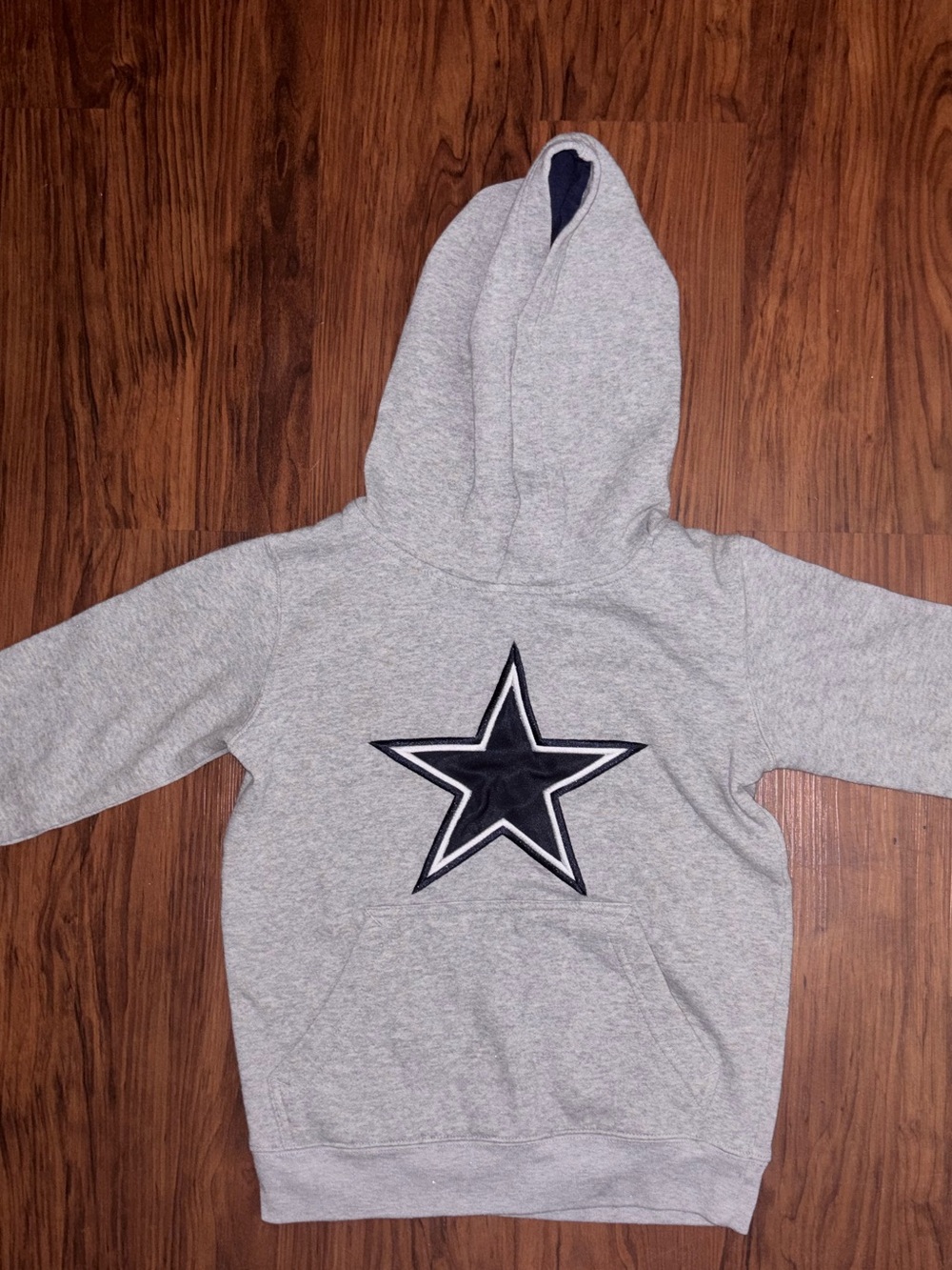 NFL Team Apparel Kids/Youth Grey Dallas Cowboys Graphic Hoodie